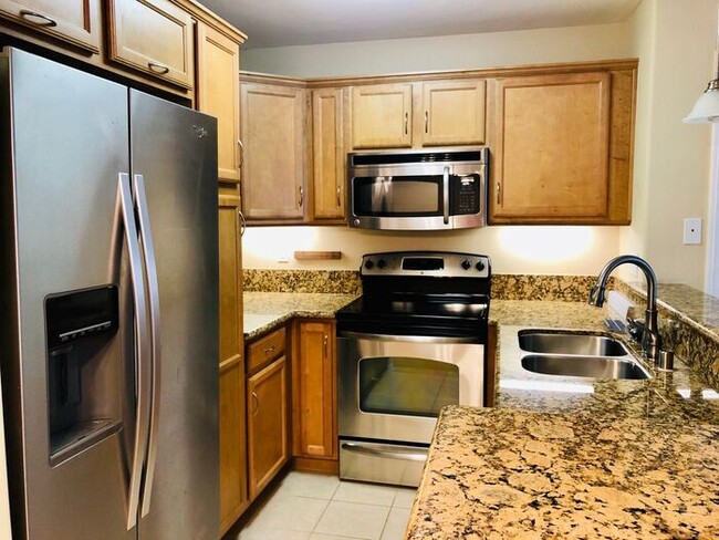 Photo - Sunny Top Floor 2BD/2BA Condo in Desirable...