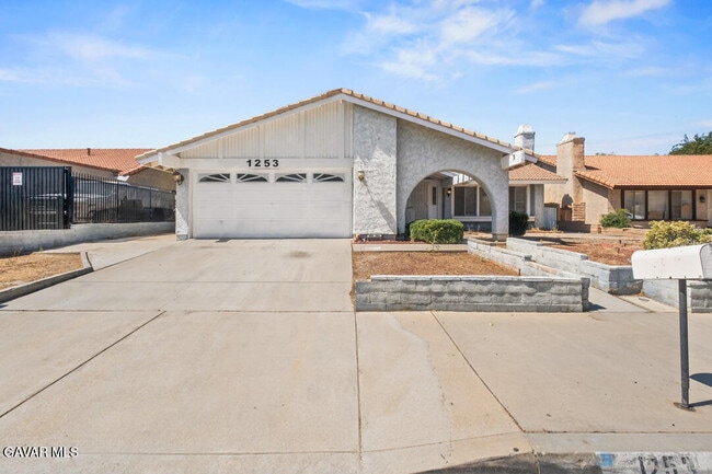 Building Photo - 1253 Morven St