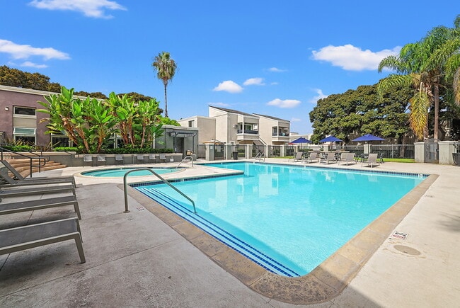 Building Photo - Villa Siena