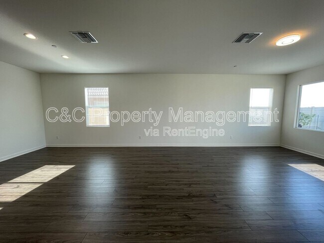 Photo - 28432 Abbey Ln