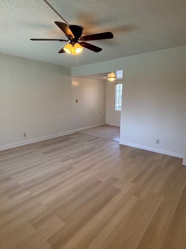 Photo - Charming 1-Bedroom in Los Angeles with Pool – Available Now! Unit B