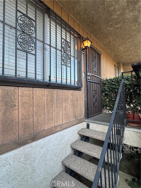 Building Photo - 503 S Sefton Ave Unit E Rental