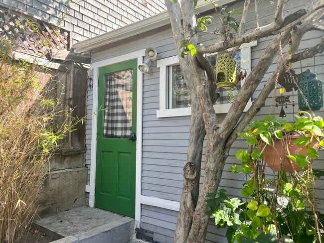Photo - 1423 Bellevue Ave Unit Bungalow