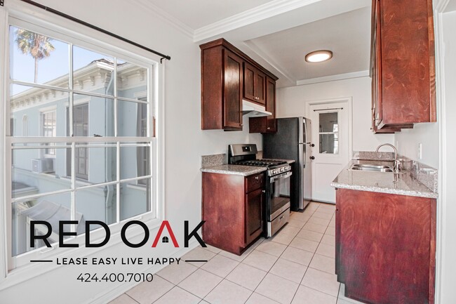 Photo - 1832 N Edgemont St Unit 8