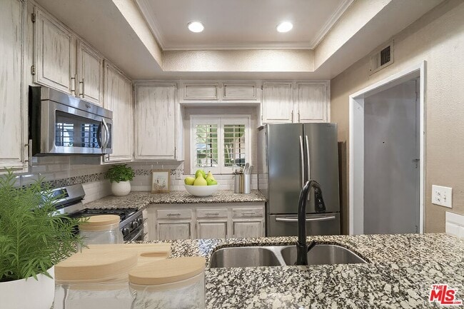 Photo - 3480 Barham Blvd Unit 203