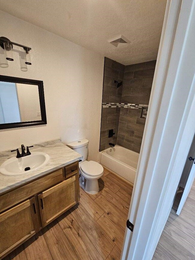 Photo - 20460 Rimrock Rd E