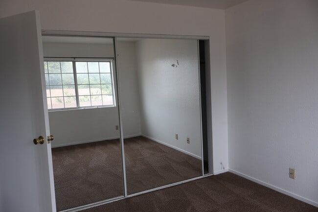 Photo - 571 S Evergreen Dr