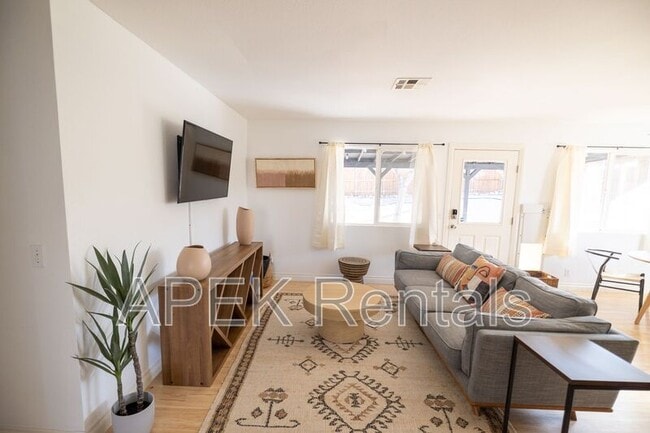 Photo - 61493 Desert Air Rd