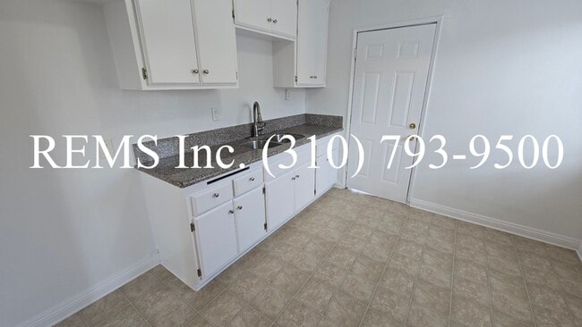 Photo - Detached Front House with Laundry Hookups and Garage Parking Unit 40