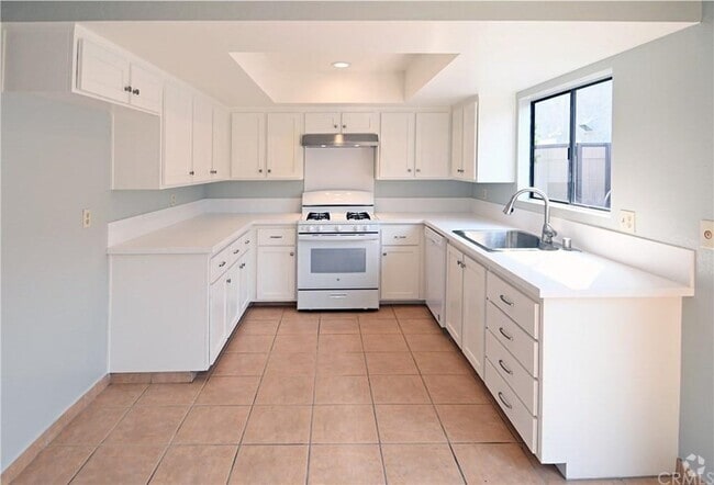 Building Photo - 3335 Myrtle Ave Rental