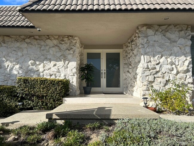 Front Entrance - 14687 Deervale Pl House
