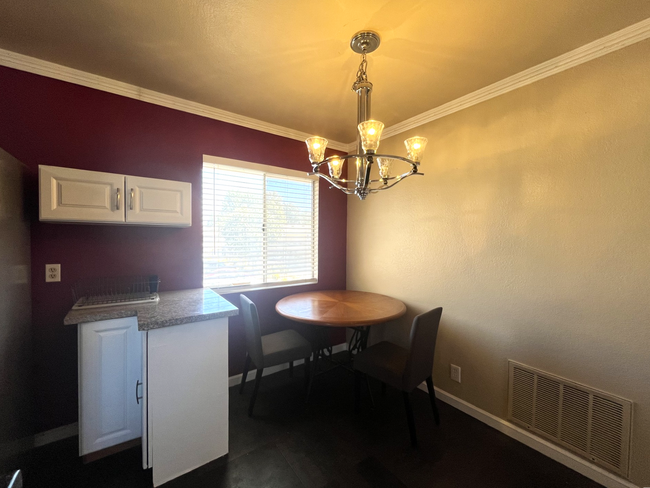 Photo - 3719 Oak Creek Dr