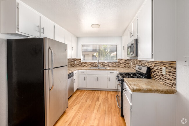 Interior Photo - Villa D' Roga LLC