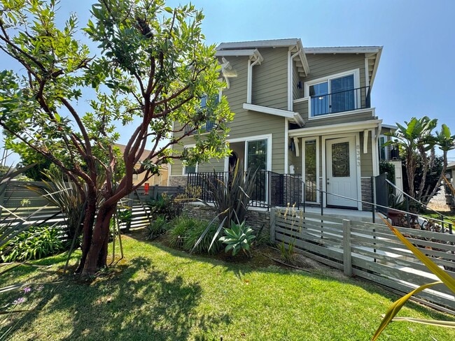 Photo - 8343 DUNBARTON - SHORT TERM LEASES AVAILABLE , NEWER*4 BD*3BA*TOWNHOME*PRIVATE YARD*WASHER/DRYER* Unit 8343