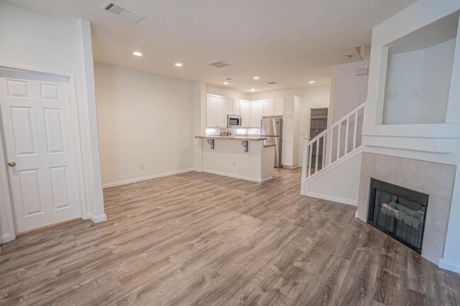 Photo - The Palisades -  3 Bedroom Townhome for Rent in Stevenson Ranch!
