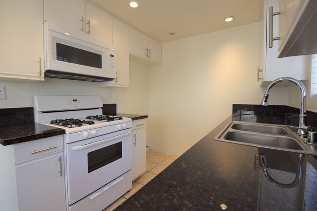 Photo - 5002 Tujunga Ave Unit 104