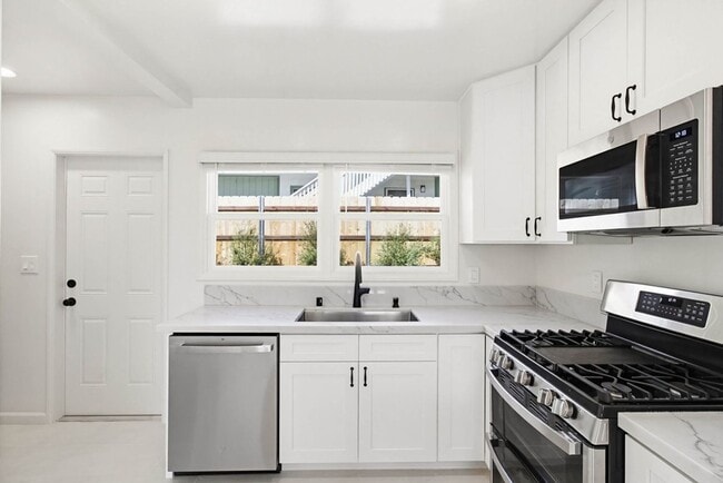 Photo - 1854-1854 Chalcedony St Unit 1852