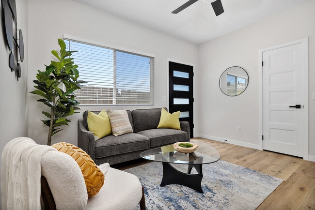 Building Photo - 3315 Clairemont Mesa Blvd Unit 1