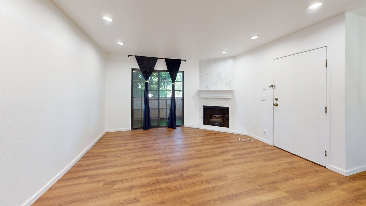 3D Tour - 10220 De Soto Ave Unit 11