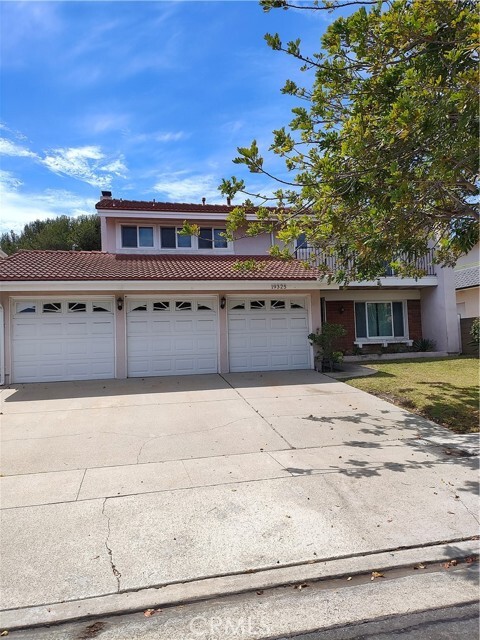 Photo - 19325 Tomlee Ave House