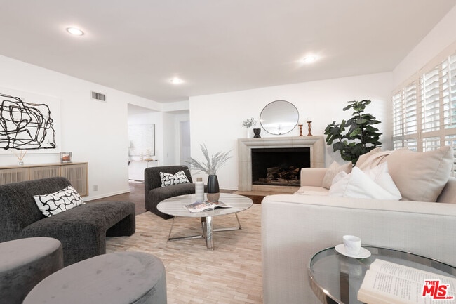 Photo - 2559 Hutton Dr