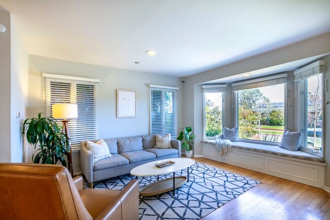 Photo - MODERN ARCHITECTURE W/ BEACH CHARM: BRIGHT & AIRY, 4BR3BA, 2-STORY HOME W/ OPEN & BRIGHT LIVING S...