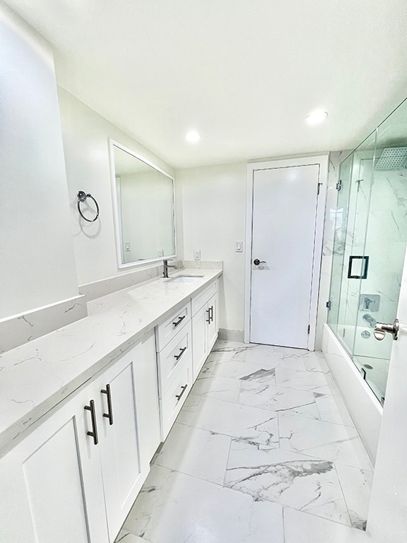 master bathroom with shower/tub, units 504 and 506 combo - 468 South Roxbury