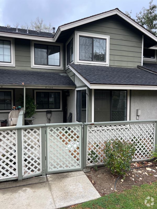 Building Photo - 8786 Knollwood Dr Rental