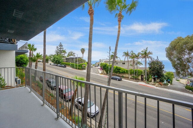 Photo - Ocean Edge @ Laguna Beach