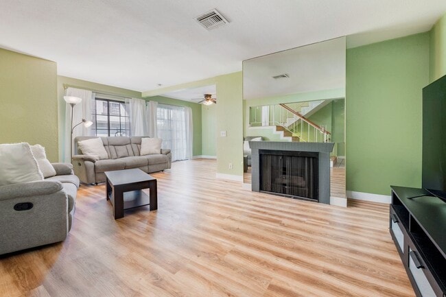 Photo - 9006 Stacie Ln