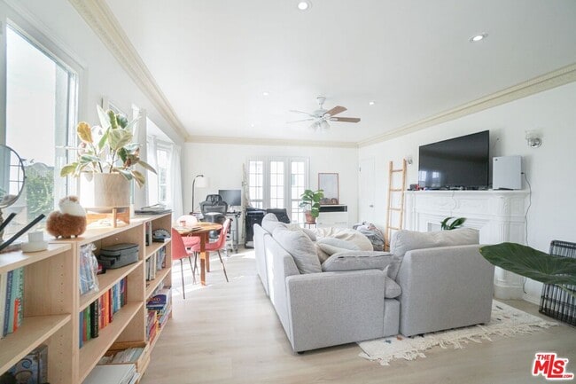 Building Photo - 5139 Marathon St