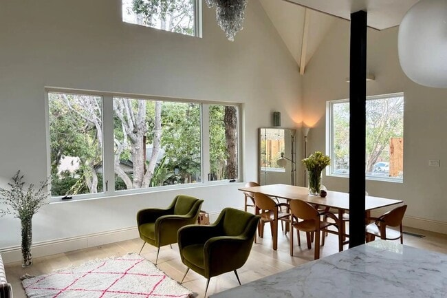 Building Photo - Stunning modern classic home. Gustavo Lopez AMSI