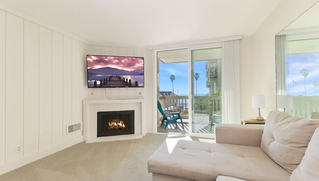 Building Photo - 999 N Pacific St Unit 16B