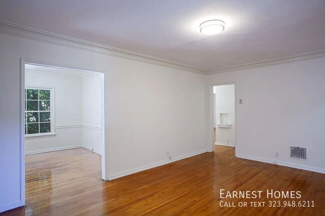 Photo - 127 N Doheny Dr Unit 4