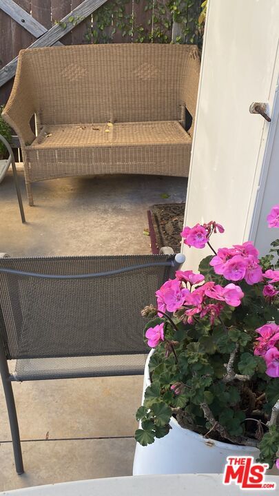 Photo - 6661 Lindenhurst Ave