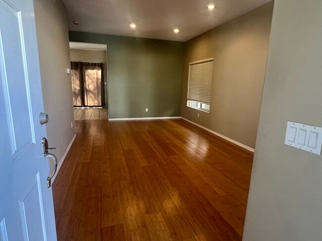 Living / Formal Dining - 10033 Kika Ct