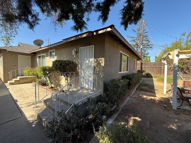 Building Photo - Prater Properties 2 Unit 17834 Los Alimos