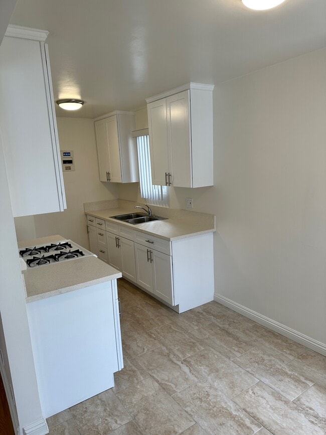 Photo - 10850 Landale St Unit 3