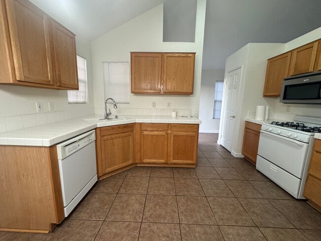 Photo - 7800 Buckeye St