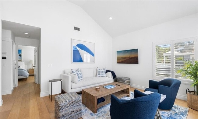 Photo - 198 Hartford Dr