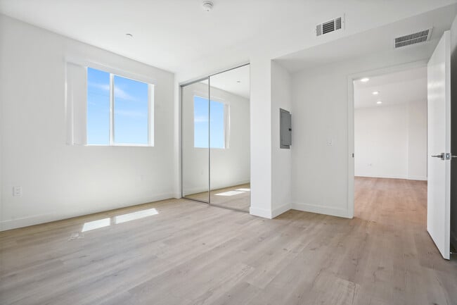 Photo - 8802 Van Nuys Blvd