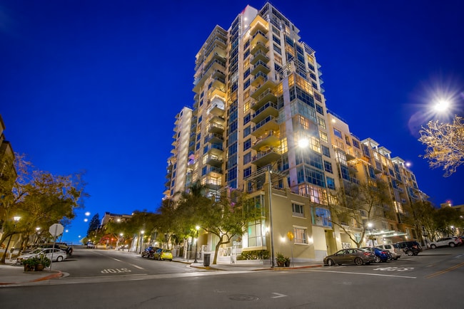 Building Photo - 850 Beech St Unit 304