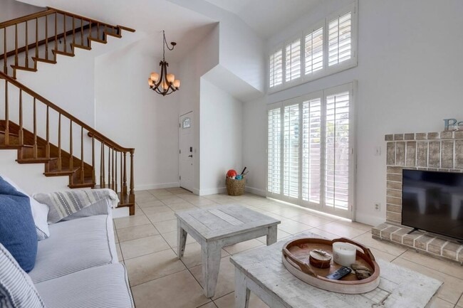 Photo - 7832 Seaglen Dr
