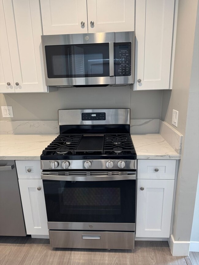 Photo - 54TH STREET 2985-2987 #1 FRONT UNITS Unit 2985