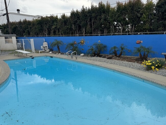 Photo - 502 E Newfield St