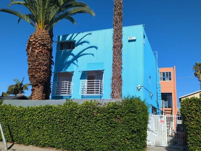 Building Photo - 915 Broadway St Unit 03