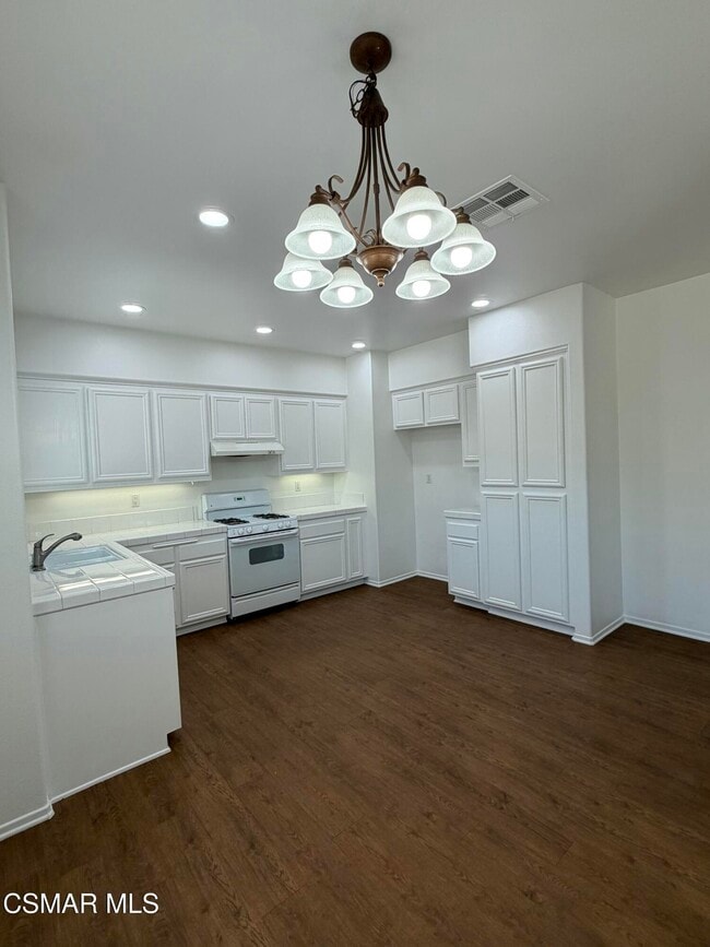 Photo - 1719 Watercrest Way