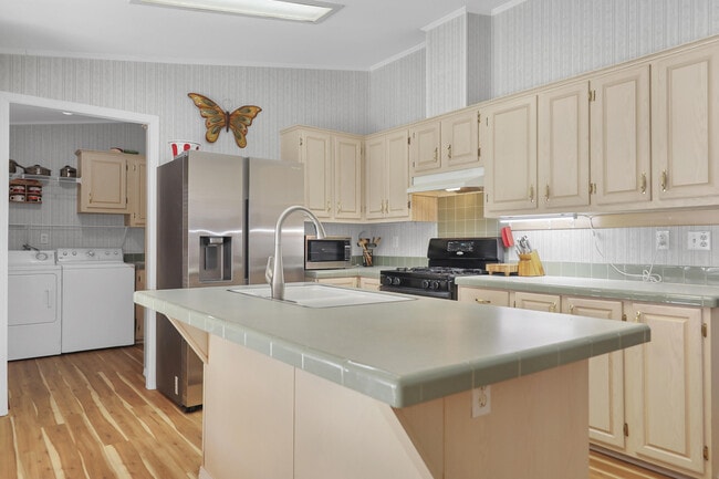 Photo - 60781 Painted Hills Rd