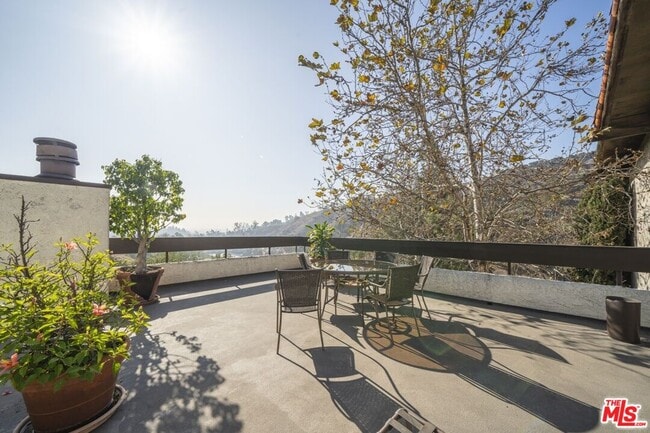 Photo - 2700 Cahuenga Blvd Unit 4121