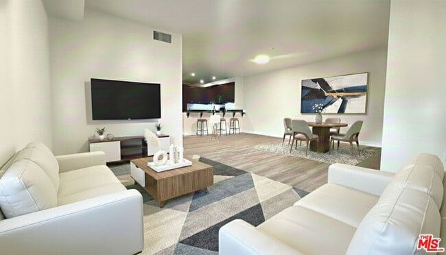 Building Photo - 629 Traction Ave Unit 426